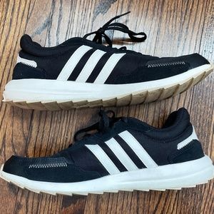 Adidas Retrorun (Core Black) with Cloudfoam footbed - Women's Size 9 - EUC